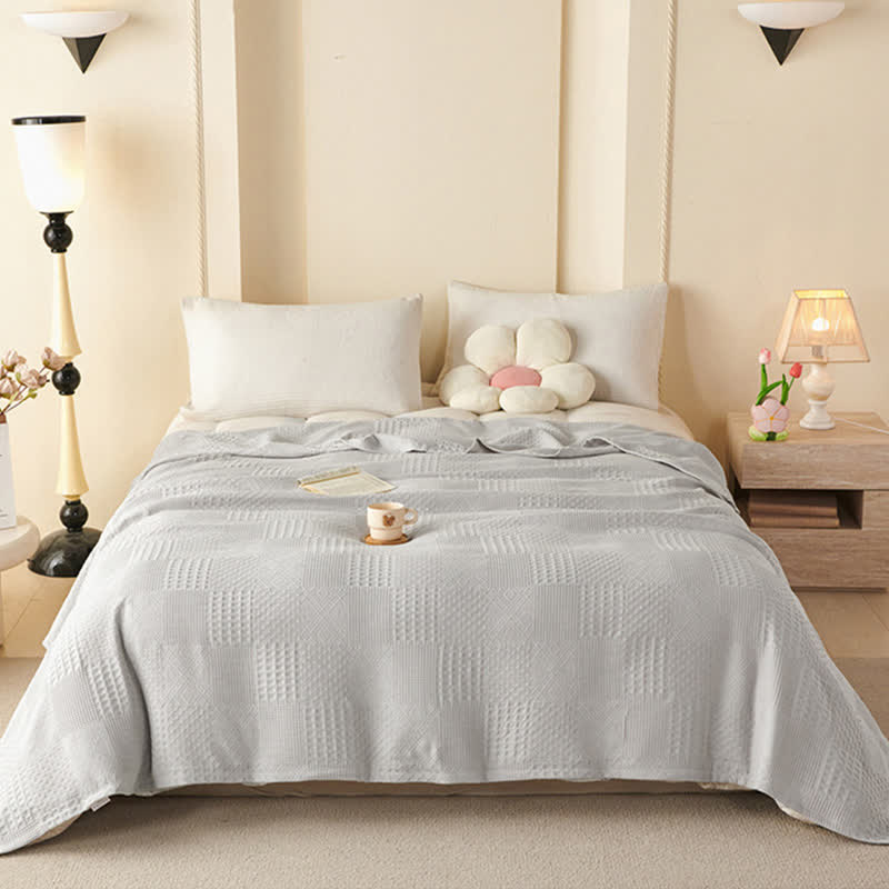 Einfarbige, dezent strukturierte Baumwolldecke - image 4