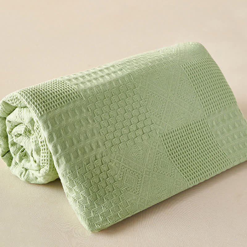 Einfarbige, dezent strukturierte Baumwolldecke - image 10