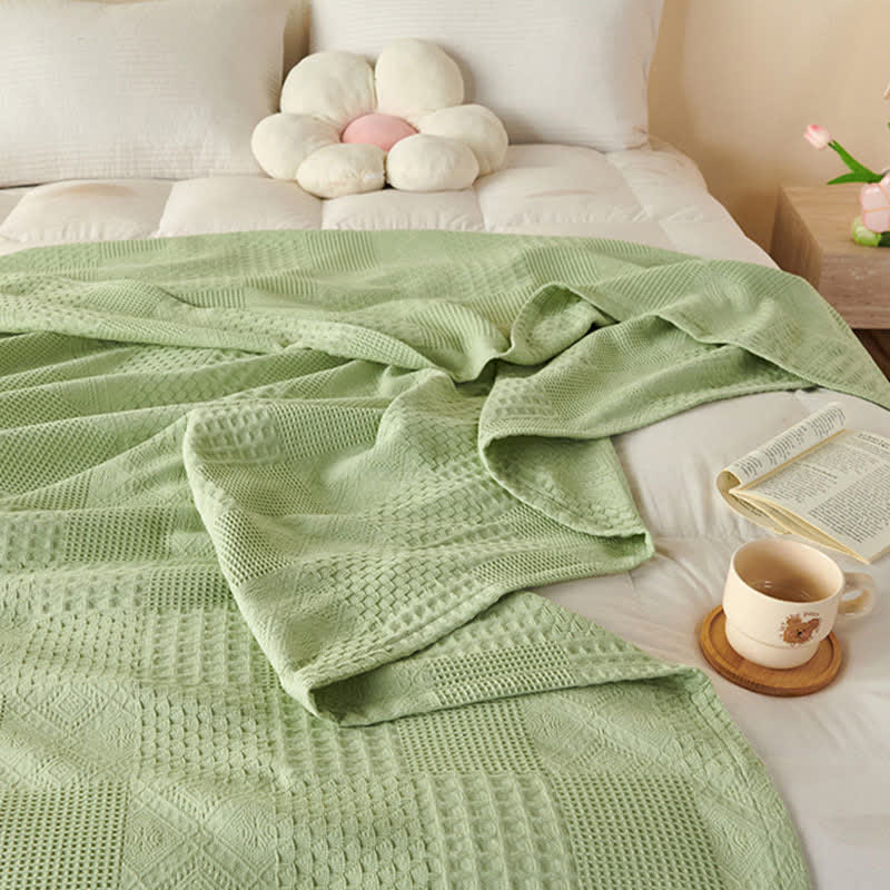 Einfarbige, dezent strukturierte Baumwolldecke - image 8