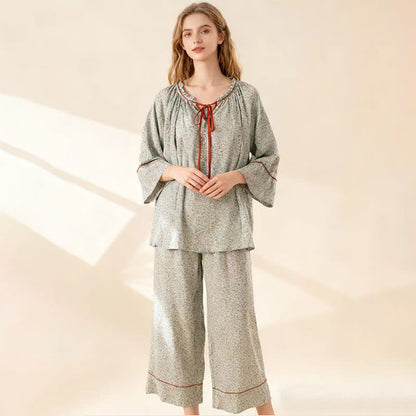 Grünes, geblümtes Loungewear-Set aus Baumwolle mit Rüschen - image 1