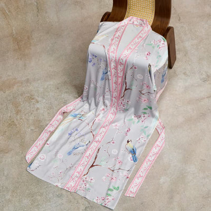 Bademantel im Kimono-Stil mit Pfirsichblüten- und Vogelmotiv - image 3