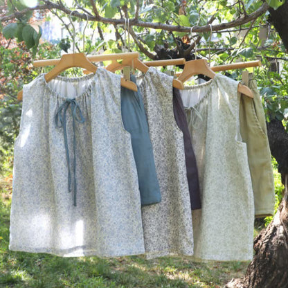 Pyjama-Set aus Baumwoll-Tanktop und Shorts mit kleinem Blumenmuster - image 2