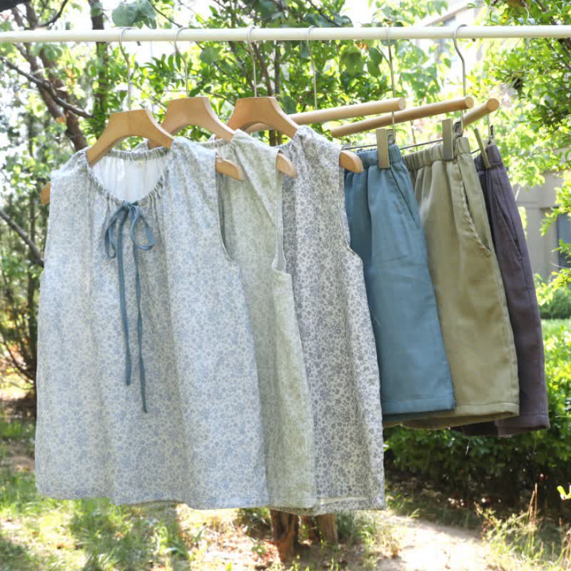Pyjama-Set aus Baumwoll-Tanktop und Shorts mit kleinem Blumenmuster - image 0