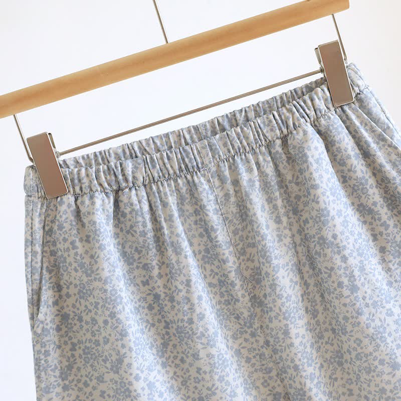 Pyjama-Set aus Baumwoll-Tanktop und Shorts mit kleinem Blumenmuster - image 13
