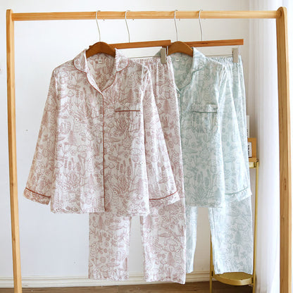 Pyjama aus Baumwollgaze mit Dschungelpilz- und Hasenmuster - image 1