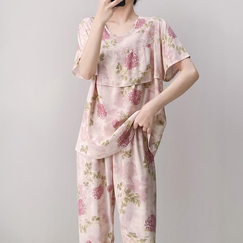 Rundhals-Pyjama-Set in Rosa mit Chrysanthemenmuster - image 4