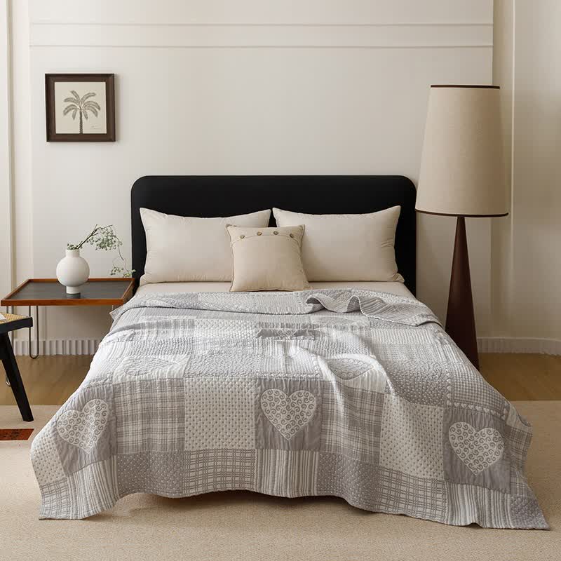 Patchwork-Herz-Steppdecke aus Baumwollgaze - Grau - 200cm x 230cm - image 0
