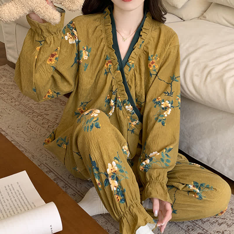 Grüner Pyjama-Set mit Rüschenkragen und Blumenmuster - image 4