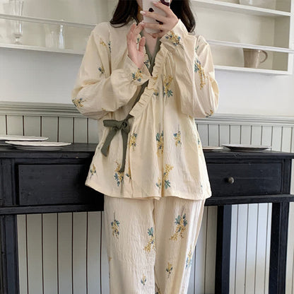Pyjama-Set mit Rüschenkragen und botanischem Blumenmuster - image 2