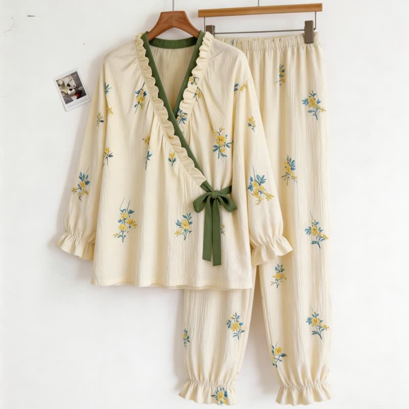 Pyjama-Set mit Rüschenkragen und botanischem Blumenmuster - image 4
