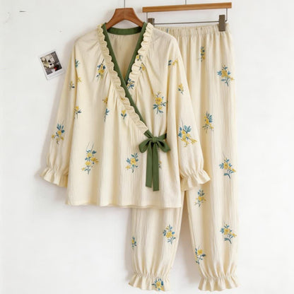 Pyjama-Set mit Rüschenkragen und botanischem Blumenmuster - image 4