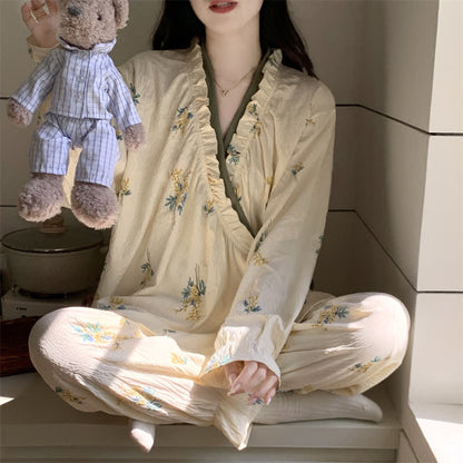 Pyjama-Set mit Rüschenkragen und botanischem Blumenmuster - image 1