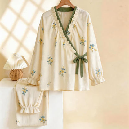 Pyjama-Set mit Rüschenkragen und botanischem Blumenmuster - Beige - XL - image 0