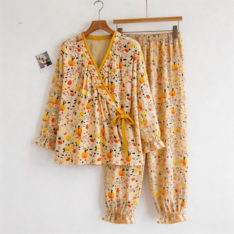 Gelber Pyjama-Set mit Rüschenkragen und Blumenmuster - image 2