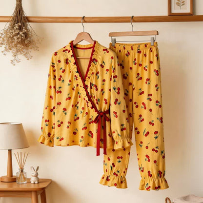 Pyjama-Set mit Rüschenkragen und Kirschmuster - Gelb - XL - image 0