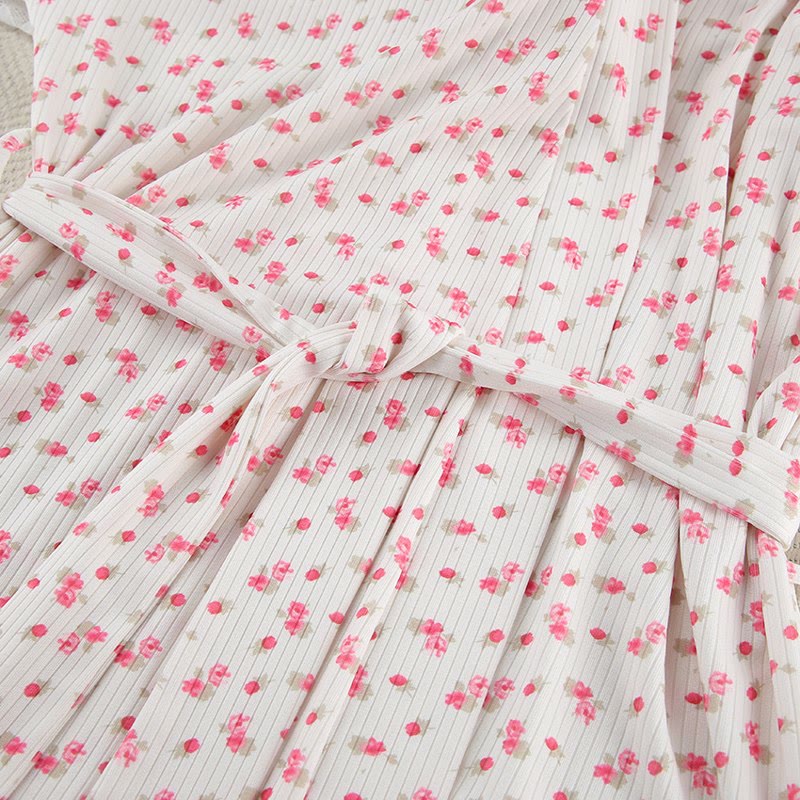 Pyjama-Bademantel aus Strick mit Blumenmuster und Rüschen - image 10