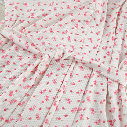 Pyjama-Bademantel aus Strick mit Blumenmuster und Rüschen - image 10