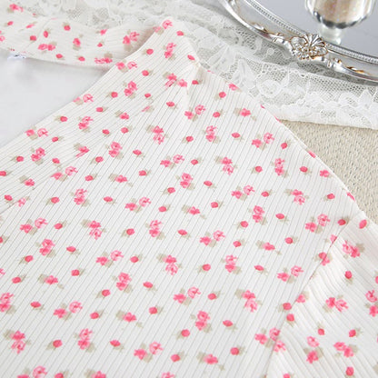Pyjama-Bademantel aus Strick mit Blumenmuster und Rüschen - image 11