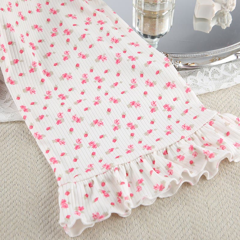Pyjama-Bademantel aus Strick mit Blumenmuster und Rüschen - image 9