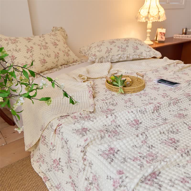 Steppdecke aus Baumwollgaze mit floralem Waffelmuster - image 5