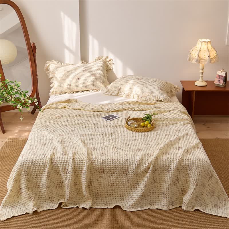 Tagesdecke aus Baumwollgaze mit floralem Waffelmuster - Braun - 2 Kissenbezüge - 52cm x 75cm - image 0