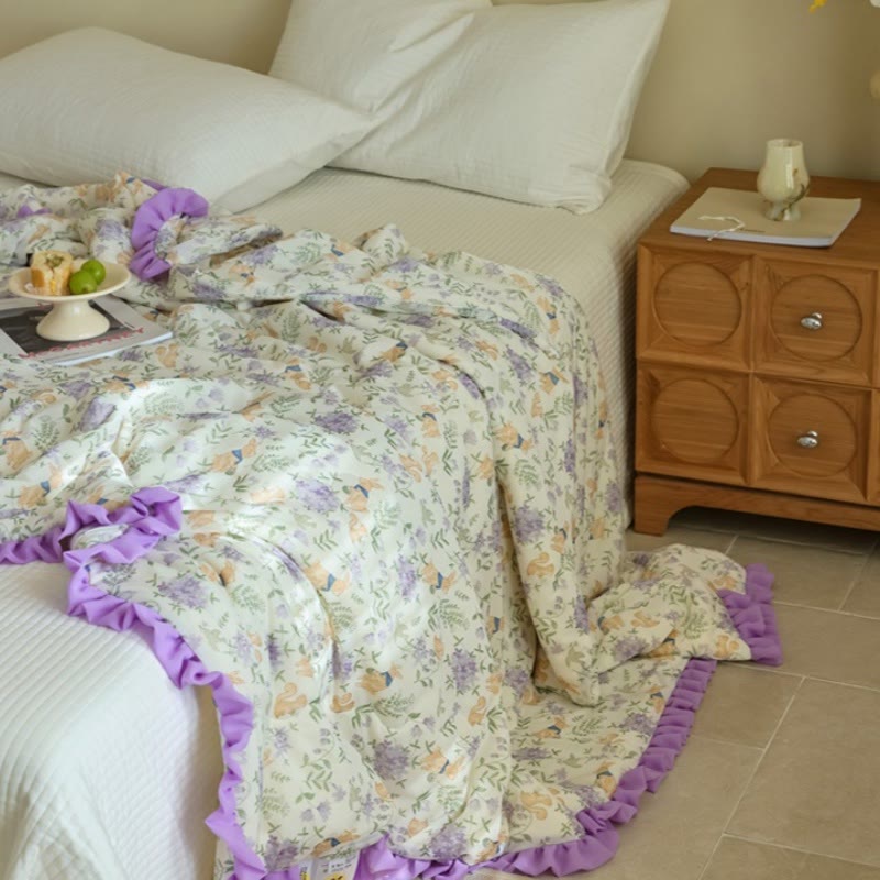 Sommer-Steppdecke mit Rüschen, lila Blumenmuster und Hasenmotiv - Beige - 200cm x 230cm - image 0