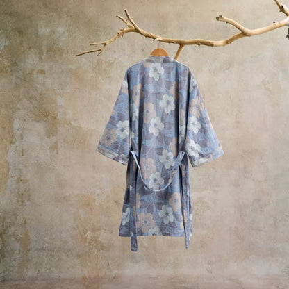 Kimono-Bademantel aus Baumwollgaze mit Kirschblütenmuster - image 1