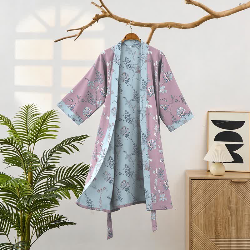 Kimono-Bademantel aus doppellagigem Baumwollgewebe mit blühendem Blumenmuster - image 1