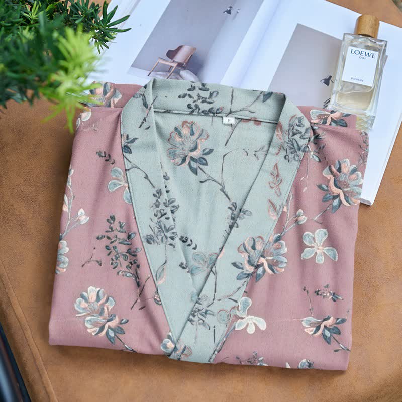 Kimono-Bademantel aus doppellagigem Baumwollgewebe mit blühendem Blumenmuster - image 3