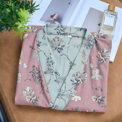 Kimono-Bademantel aus doppellagigem Baumwollgewebe mit blühendem Blumenmuster - image 3