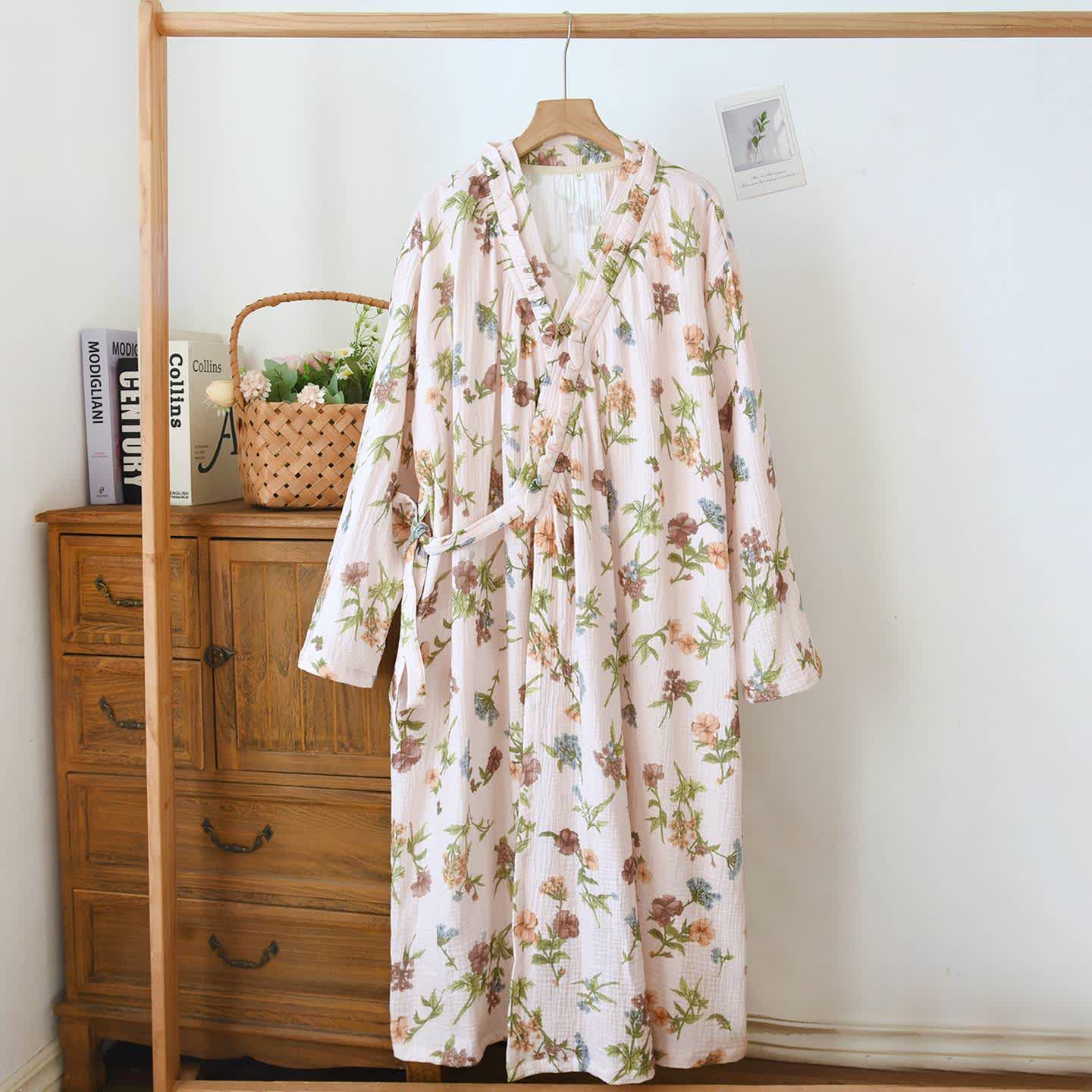 Morgenmantel aus Baumwollgaze mit Blumenmuster und Rüschenkragen - Beige - L - image 0