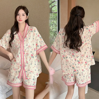 Kurzarm-Pyjama-Set mit Blumenmuster und Hasenmotiv - image 2