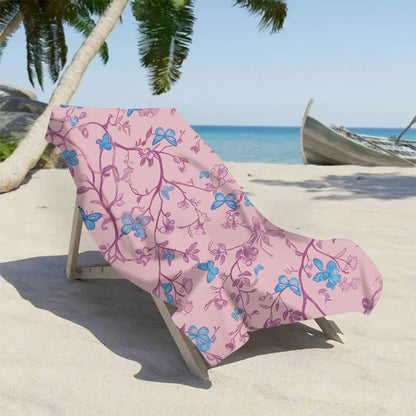 Strandtuch mit Landhausstil, Blumenmuster und Schmetterlingen - image 1