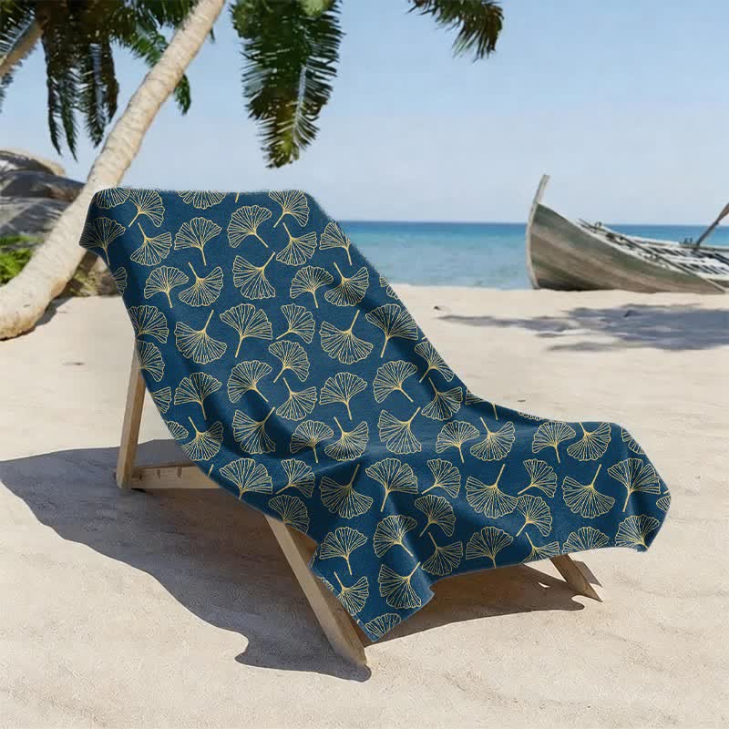 Strandtuch mit Linienzeichnung eines Ginkgoblattes - image 1
