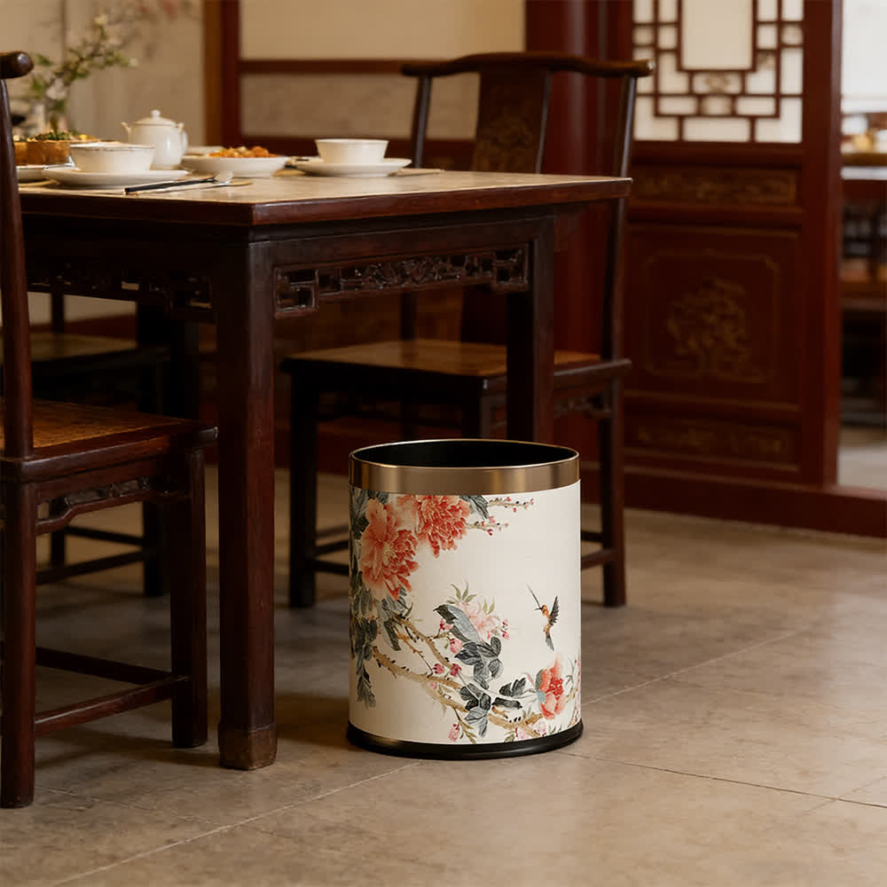 Mülleimer aus Leder im Chinoiserie-Stil mit Pfingstrose und Singvogel-Motiv - image 1