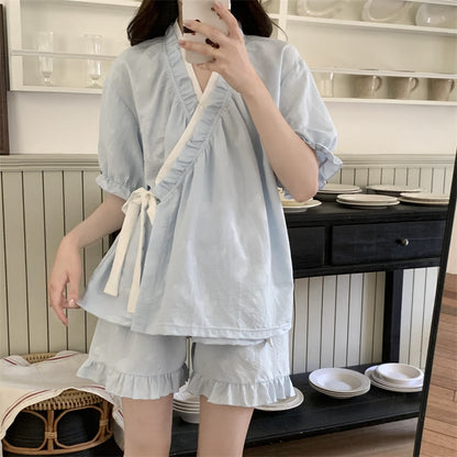 Hellblauer Pyjama mit Rüschenärmeln - image 2