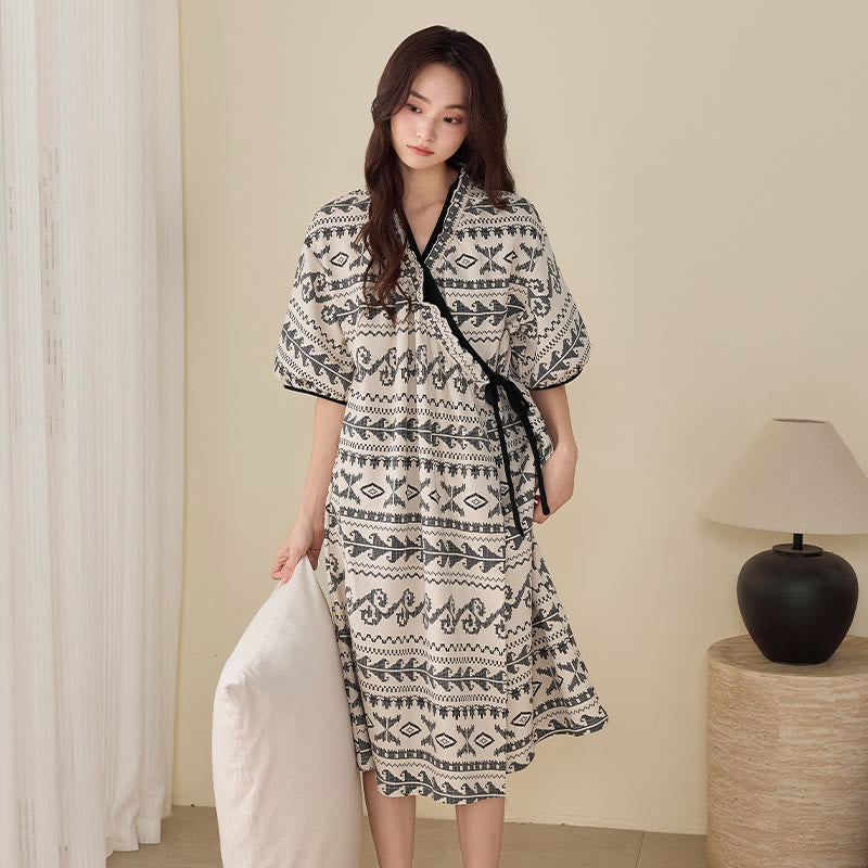 Nachthemd im Boho-Ethno-Stil mit Rüschen und seitlicher Bindeschleife - image 1