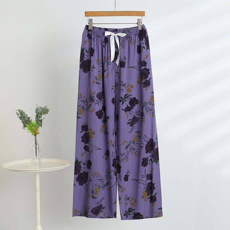 Lila geblümter Pyjama mit Tanktop und Hose - image 5