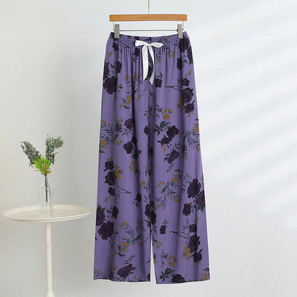 Lila geblümter Pyjama mit Tanktop und Hose - image 5