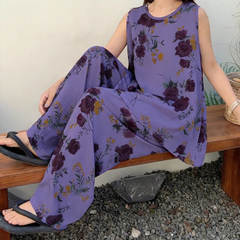 Lila geblümter Pyjama mit Tanktop und Hose - image 2