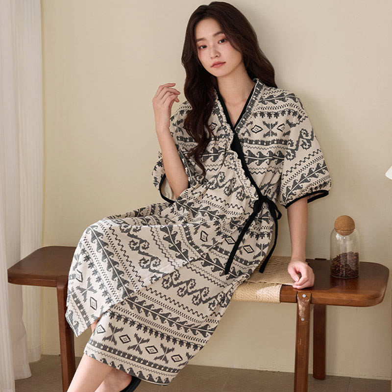 Nachthemd im Boho-Ethno-Stil mit Rüschen und seitlicher Bindeschleife - image 2