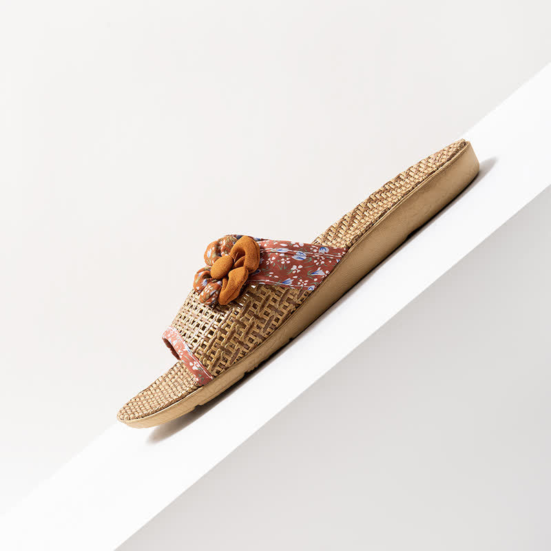 Hausschuhe aus Rattan und Stroh mit Blumenmuster - image 6