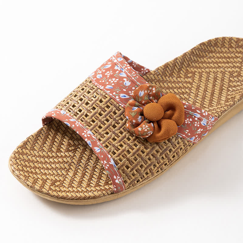 Hausschuhe aus Rattan und Stroh mit Blumenmuster - image 7