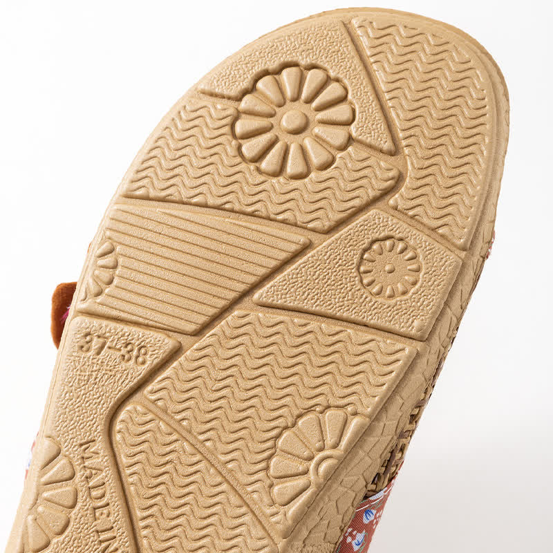 Hausschuhe aus Rattan und Stroh mit Blumenmuster - image 9