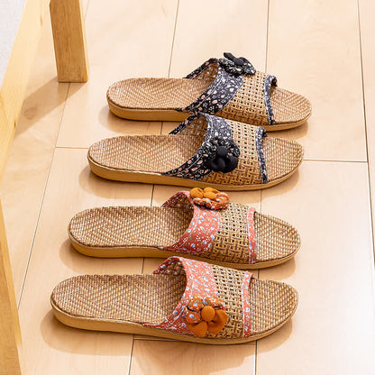 Hausschuhe aus Rattan und Stroh mit Blumenmuster - image 2