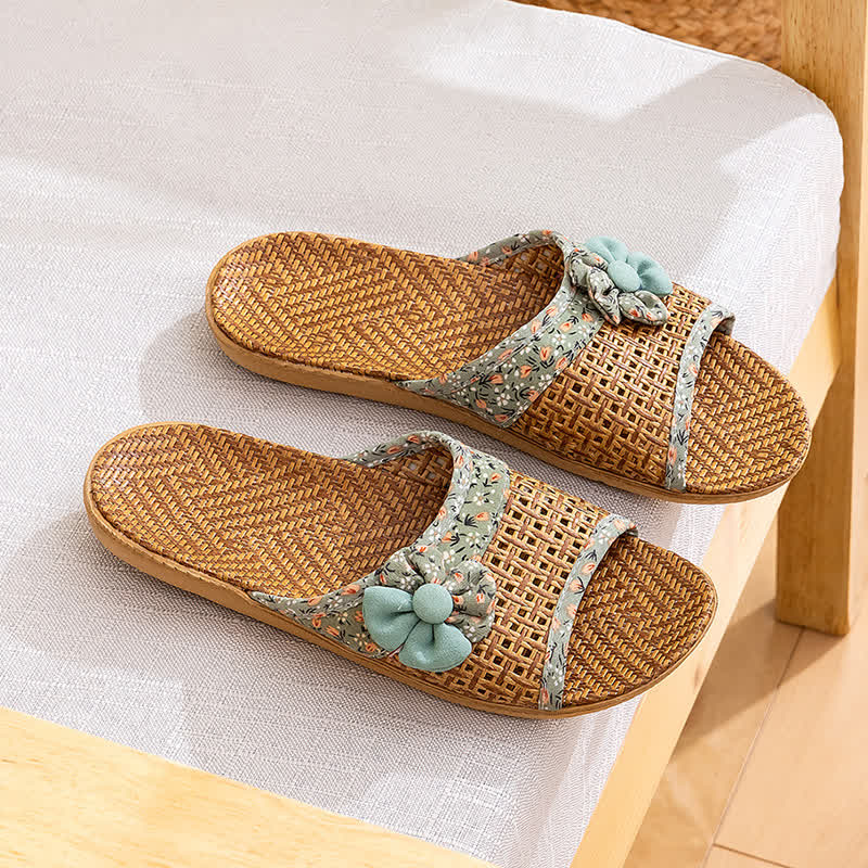 Hausschuhe aus Rattan und Stroh mit Blumenmuster - image 11