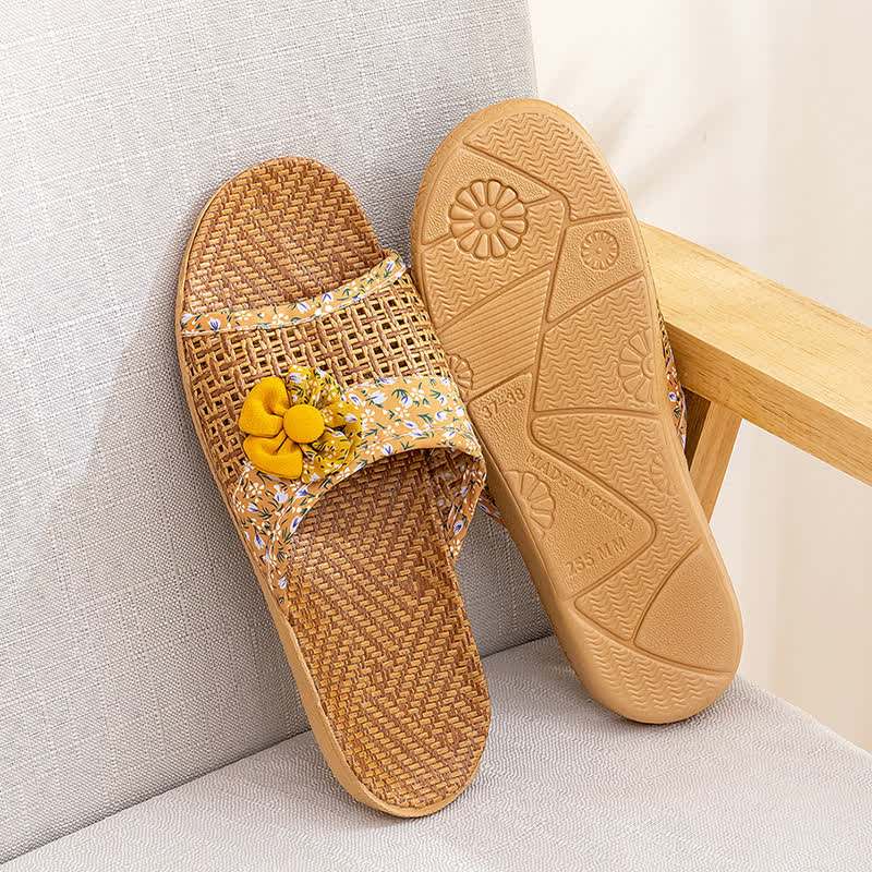 Hausschuhe aus Rattan und Stroh mit Blumenmuster - image 14
