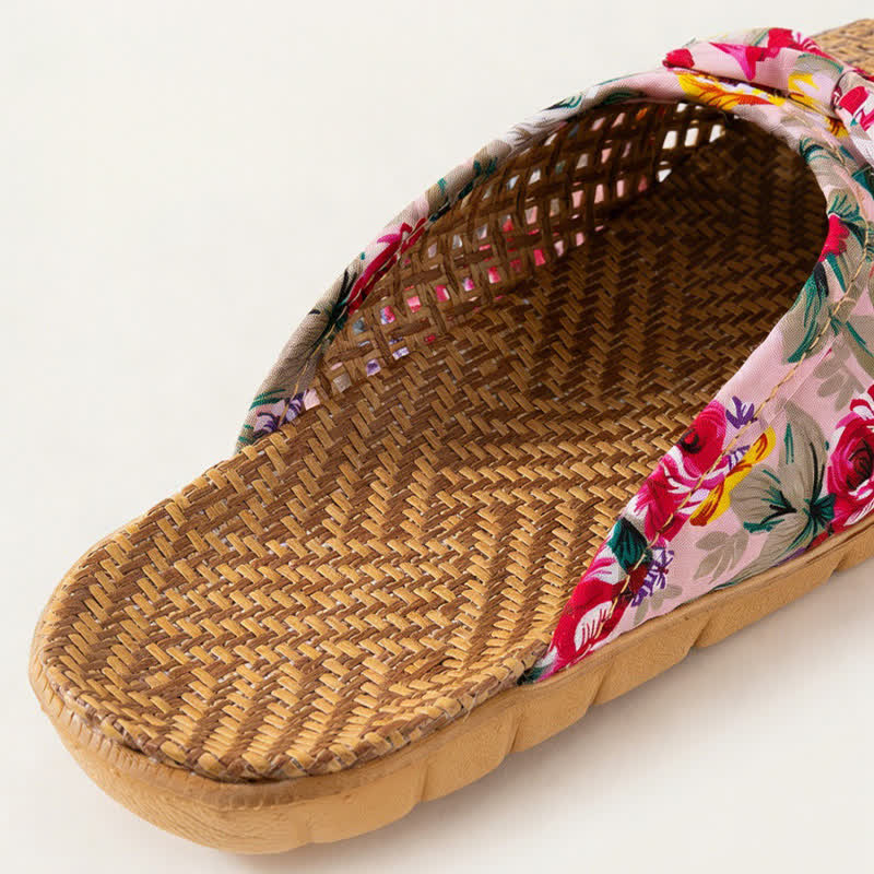 Geschlossene Hausschuhe aus gewebtem Rattan - image 7
