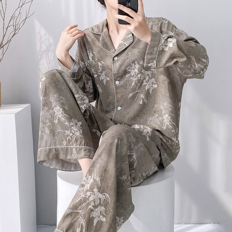 Elegantes Pyjama-Set mit Lilienmuster - image 0