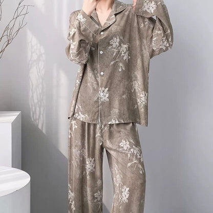 Elegantes Pyjama-Set mit Lilienmuster - image 2